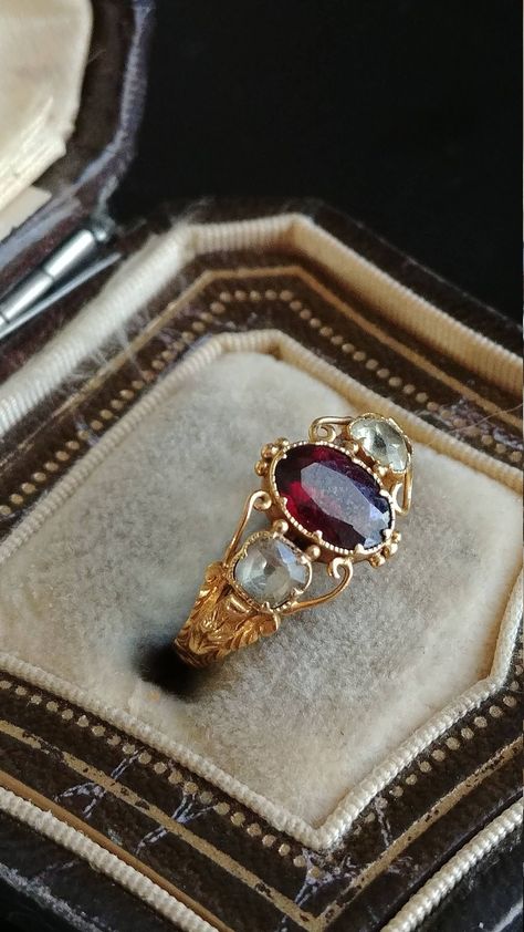 Antique 18k Gold Garnet Chrysoberyl Ring Price Reduced Engagement Rings Vintage, Victorian Ring, Cute Engagement Rings, Future Engagement Rings, Antique Engagement Ring, Jewellery Vintage, Antique Wedding Rings, Rings Vintage, Antique Wedding