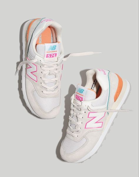 Nb Sneakers, School Necessities, New Balance Suede, Trendy Shoes Sneakers, Preppy Shoes, Shoe Wishlist, Valentine Dress, Cute Nike Shoes, Balance Sneakers