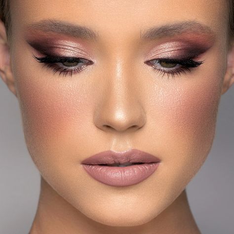 Dark Pink Smokey Eye, Pink Smokey Eye, Special Occasion Makeup, Date Night Makeup, Neutral Makeup, Nude Eyeshadow, Makijaż Smokey Eye, Natasha Denona, Bold Makeup