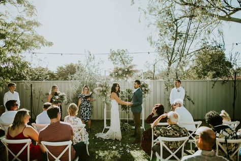 Backyard Wedding Australia, Bbq Wedding Cocktail Hour, Backyard Bar Wedding, Intimate Backyard Wedding Ceremony, Australian Backyard Wedding, Surprise Backyard Wedding, Backyard Wedding Picture Ideas, Small Backyard Wedding Ceremony At Home, Small Backyard Wedding Ideas At Home