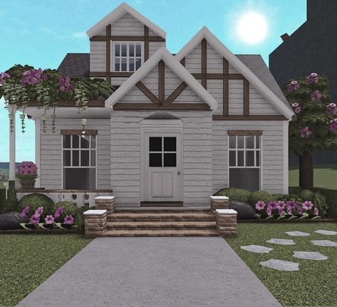 bloxburg small house layouts Aesthetic Bloxburg Houses 2 Story, Bloxburg House Color Ideas Outside, Bloxburg Room Ideas Exterior, Bloxburg Small House 2 Story, Small House Bloxburg Exterior, Bloxburg Loft Ideas Exterior, Bloxburg Loft Exterior, Small Bloxburg House Exterior, Bloxburg Small House Exterior