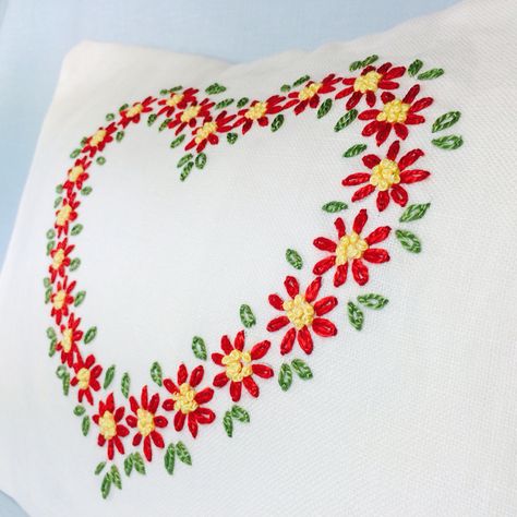 Etsy.com Handembroiderypillow Crochet Bedsheets, Felt Flower Wreaths, Valentines Pillows, Pillow Embroidery, Embroidery Lessons, Embroidery Hearts, Hand Embroidery Patterns Flowers, Floral Embroidery Patterns, Hand Embroidery Tutorial