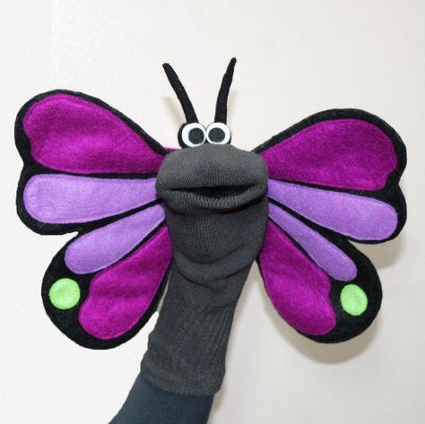 Diy Sock Puppets, Diy Sock Toys, Handmade Puppet, Sock Puppet, Whimsical Butterfly, Glove Puppets, Toilet Roll Craft, Puppets For Kids, Puppets Diy