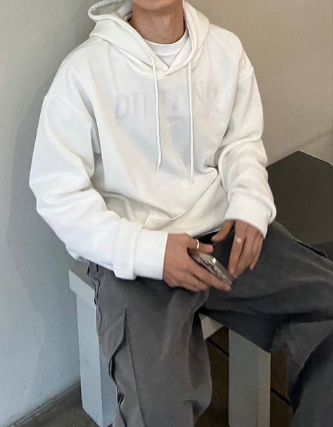 White Hoodie Outfit Men, Off White Hoodie Men, White Sweatshirt Outfit, White Hoodie Outfit, Mens Office Wear, Hoodie Outfit Men, Harajuku Hoodie, Japan Streetwear, Outfits Hombre