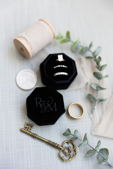 SaveTheDateDesignsCo - Etsy Ring Box Wedding Photo, Ring Boxes For Wedding, Ring Box Aesthetic, Wedding Ring Box Ideas, Wedding Ring Boxes, Octagon Ring, Black Ring Box, Custom Wedding Ring, Ring Box Engagement