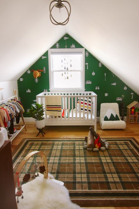 National Park Nursery, Camping Nursery, Camping Bedroom, Camping Room, Adventure Theme Nursery, Camping With A Baby, Baby Room Design, Camping Theme, Vintage Camping