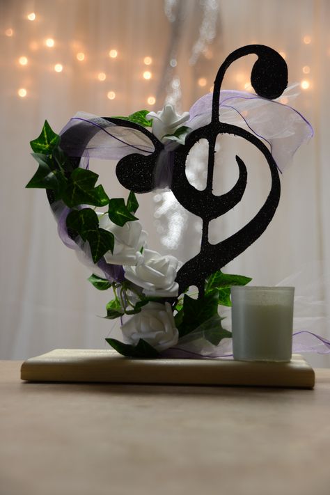 Music Theme Party Centerpiece, Wedding Favours Music Theme, Music Themed Centerpieces Diy Table Decorations, Music Theme Quinceanera, Orchestra Decorations, Music Note Centerpieces Diy, Musical Centerpieces Ideas, Music Themed Wedding Decorations, Music Wedding Centerpieces