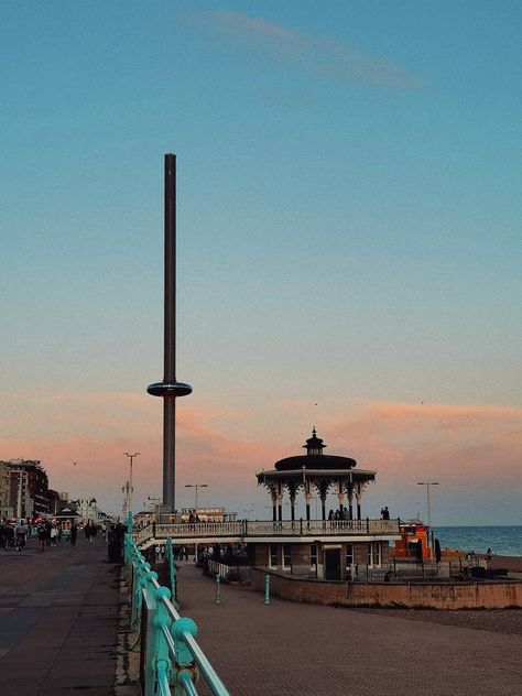 Uk Beach Aesthetic, Brighton Beach Uk, Brighton I360, Brighton Photography, 2024 Planning, Uk Aesthetic, Nostalgic Summer, Story Backgrounds, Wallpaper Sunset