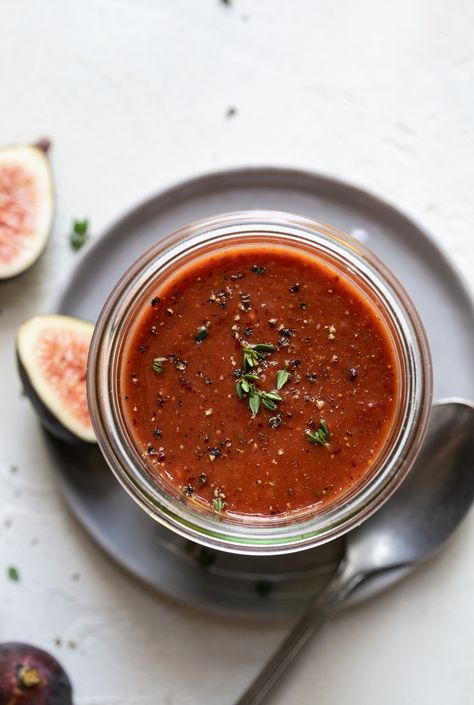 This Fig Balsamic Vinaigrette is the best salad dressing for fall! It's made with roasted fresh figs tossed in maple syrup, a touch of cinnamon, thyme, garlic, balsamic vinegar, and olive oil. It's super flavorful, slightly sweet, and it'll be your new go-to vinaigrette for when you're looking to dress up your greens! #figs #balsamic #vinaigrette #saladdressing #salad #fallrecipe Fig Vinaigrette, Balsamic Vinegar And Olive Oil, Best Salad Dressing, Garlic Balsamic, Homemade Balsamic Vinaigrette, The Best Salad, Roasted Figs, Best Salad, Honeycrisp Apples