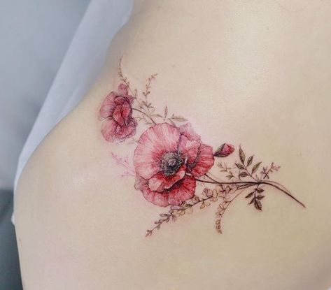 Daisy Tattoo On Wrist, Tiny Daisy Tattoo, Flower Tattoo Fine Line, Poppy Tattoo Meaning, Watercolor Poppy Tattoo, Perspective Tattoos, Cover Up Tattoos For Women, Poppy Flower Tattoo, Mum Tattoo