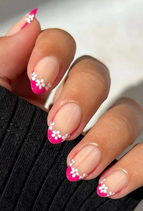 Cute Pink Nails With Flowers, Trendy Flower Nails, Pink French Tip Nails With Flower, French Nails With Pink, French Tip Flower Nails, Girly Pink Nails, French Nails With Flowers, Pink Floral Nails, Nails Pink Chrome