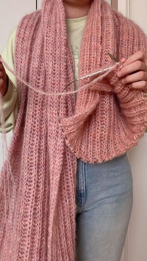 knittingkiki on Instagram: ✨ Marte Scarf ✨ knitted with four strands of mohair. Pattern in bio 🥰 #knitting #knittersofinstagram #kittedscarf #knittingwithmohair… English Knitting, Brioche Stitch, Mohair Scarf, Yarn Inspiration, Mohair Knit, Sweater Knitting, Mohair Yarn, Vintage Knitting Patterns, Scarf Knitting Patterns