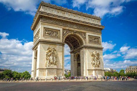 11 Most Important Monuments in Paris - Discover the Most Iconic Monuments in Paris - Go Guides Pere Lachaise Cemetery, Gothic Cathedrals, Neoclassical Architecture, Things To Do In Paris, About Paris, Paris Trip, Historical Landmarks, Grand Staircase, Famous Landmarks