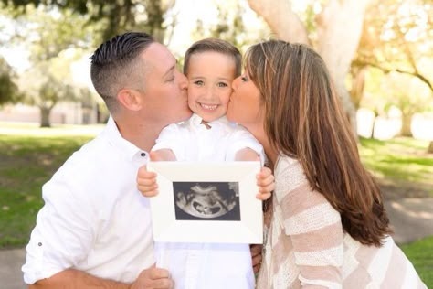 Were Expecting Announcements, Cheek Kisses, Pregnancy Announcement Photography, Second Pregnancy Announcements, Expecting Announcement, Second Baby Announcements, Baby 2 Announcement, Baby Announcement Photoshoot, Baby Announcement Pictures