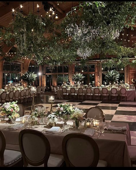 Wedding Reception Intimate, Romantic Wedding Venue Indoor, Indoor Venue Decoration Wedding, Indoor Wedding With Outdoor Feel, Indoor Forest Theme Wedding, Elegant Wedding Venue Ideas Indoor, Wedding Venues Greenery, Garden Wedding Reception Indoor, Enchanted Forest Reception