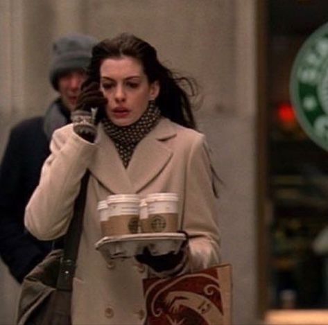 coffee run, starbucks, mood, vibe, brunette Prada Aesthetic, English Girls, British Women, Bridget Jones, Devil Wears Prada, Season Of The Witch, Anne Hathaway, 가을 패션, French Girl