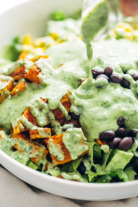 Cilantro Avocado Dressing, Avocado Cilantro Dressing, Avocado Yogurt, Southwestern Salad, Avocado Salad Dressing, Cilantro Dressing, Avocado Dressing, God Mat, Diet Vegetarian