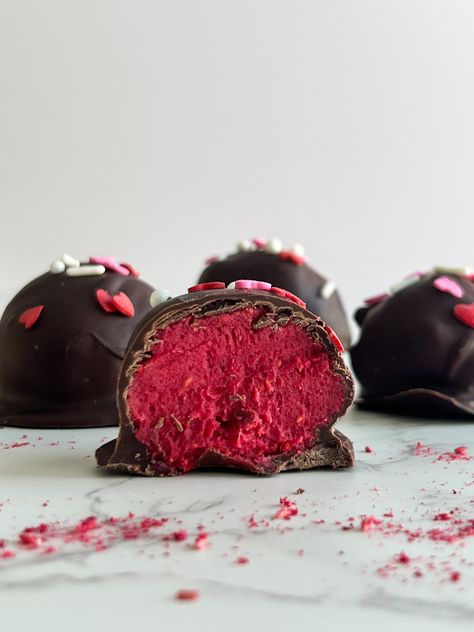 Chocolate Raspberry Truffles, Sees Candy, Raspberry Truffles, Truffle Recipe Easy, No Bake Truffles, Cleaning Baking Sheets, Raspberry Truffle, Easy Truffles, Homemade Truffles