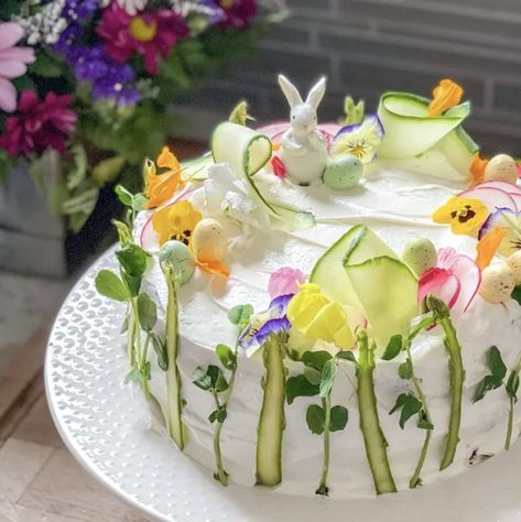 Swedish Sandwich, Sandwich Cakes, Finger Sandwiches, Sandwich Cake, Mashed Avocado, Swedish Recipes, Savoury Cake, Lemon Cake, Edible Flowers