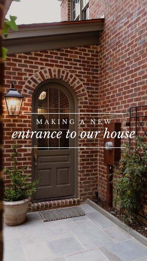 5 Exterior Paint Colors that Pair With Red Brick - Chris Loves Julia Red Brick House With Siding, Modern Colonial Kitchen, Red Brick Colonial, Brick Colonial House, Julia Marcum, Modern Colonial House, Red Brick House Exterior, Bluestone Pavers, Colonial House Exteriors