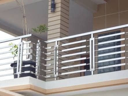 Steel railing design idea for balcony Railing Stainless Steel, Reling Design, Glass Balcony Railing, Stainless Steel Stair Railing, درابزين السلم, Steel Grill Design, Steel Stair Railing, Balcony Glass Design, Steel Railing Design