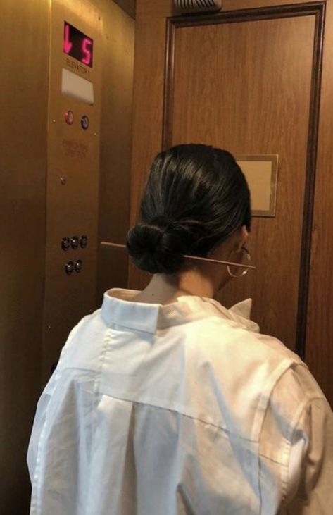 Doterra Hair, Chopstick Hair, 70s Hair, Slim Shady, Grunge Hair, Chopsticks, Instagram Foto, Beauty Inspiration, Hair Day