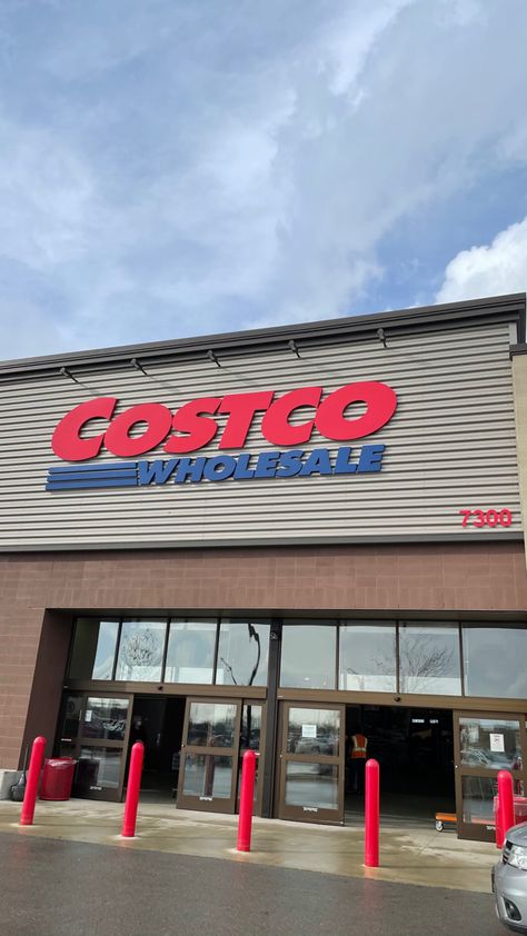 Costco Aesthetic, Costco Videos, What To Buy At Costco, Best Costco Buys, Costco Prices, Costco Shopping List, Fruity Snacks, Manifesting 2024, Costco Memes