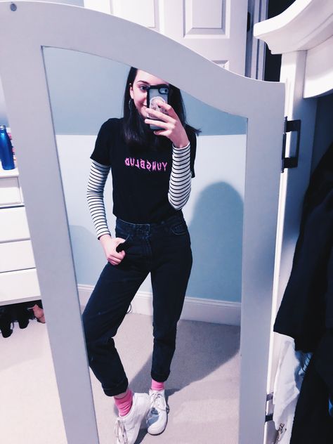 Yungblud Aesthetic Outfits, Yungblud Inspired Outfits, Yungblud Concert Outfit Ideas, Yungblud Fashion, Yungblud Outfit Ideas, Yungblud Concert Outfit, Outfit Ideas Men Aesthetic, Yungblud Outfits, Outfits Concert Ideas