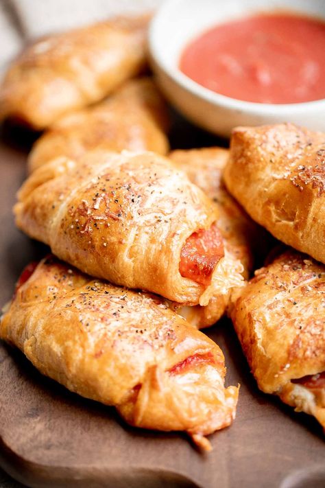 Ideas With Crescent Rolls, Pepperoni Crescent Rolls, Pizza Crescent Rolls, Crescent Pizza, Grill Cheese Roll Ups, Pepperoni Pizza Rolls, Baked Coconut Shrimp, Bacon Wrapped Chicken Bites, Crescent Roll Pizza