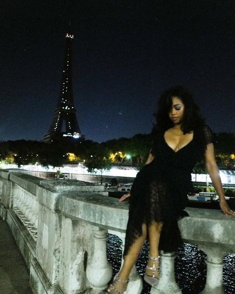 Birthday In Paris Outfit, Paris Black Women, Dru Hill, H.e.r Singer, Afro Punk Fashion, Kei Visual, Day In Paris, Five Guys, Paris Aesthetic