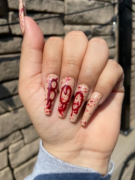 Blood Themed Nails, Nail Designs Spider, Matte Black Halloween Nails, Halloween Nails Coffin Shape, Halloween Ombre Nails, Halloween Nails Candy Corn, Glitter Halloween Nails, House Nail Art, Blood Nail Art