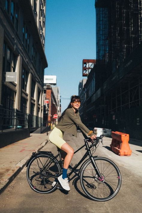 FP MOVEMENT ADVENTURE SHOP | Natalie Off Duty | Bloglovin’ Bike Women Cycling, Natalie Off Duty, Chill Style, Bike Aesthetic, Cycling City, Stylish Activewear, Bike Photoshoot, Bike Photography, Free People Activewear