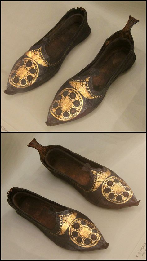 Byzantine women's shoes (for burial) | by Kotomi_ Byzantine Fashion, Medieval Shoes, Historical Shoes, Empire Romain, Stylish Footwear, Latest Shoe Trends, Medieval Clothing, Victoria And Albert, Victoria And Albert Museum