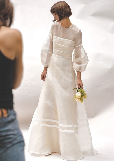 Minimal Wedding Dress, Organza Gowns, Moda Vintage, Wedding Dress Inspiration, Come And See, Wedding Dresses Simple, Dream Wedding Dresses, Wedding Looks, Grosgrain Ribbon