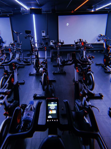 Gym Cycling Aesthetic, Indoor Cycle Aesthetic, Cycle Bar Aesthetic, Indoor Cycling Aesthetic, Gym Aesthetic Black Women, Pilates Room, Cycling Studio, Spin Instructor, Clean Lifestyle