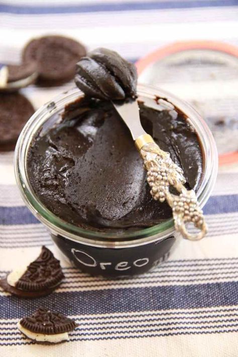 Diy Cookie Butter, Oreo Butter, Edible Cookie Dough Healthy, Cookie Butter Recipe, Oreo Cookie Butter, Homemade Cookie Butter, Baking With Grandma, Homemade Oreo Cookies, Gimme Delicious