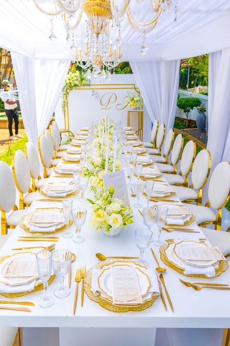 Dream Wedding Decorations, Dinner Party Table, Traditional Wedding Decor, Wedding Planning Decor, Wedding Decor Style, Wedding Stage Decorations, Outdoor Wedding Decorations, Wedding Decor Elegant, Wedding Stage