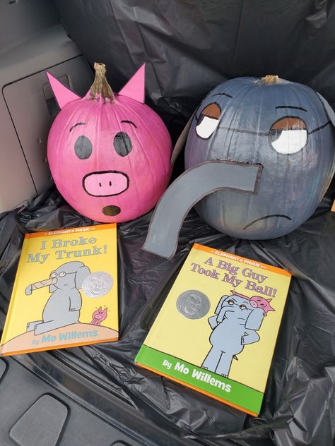 Mo Willems Trunk Or Treat, Elephant And Piggie Trunk Or Treat, Story Book Pumpkin, Pumpkin Books, Pumpkin Decorating Contest, Elephant Trunk, Mo Willems, Preschool Projects, Pumpkin Projects