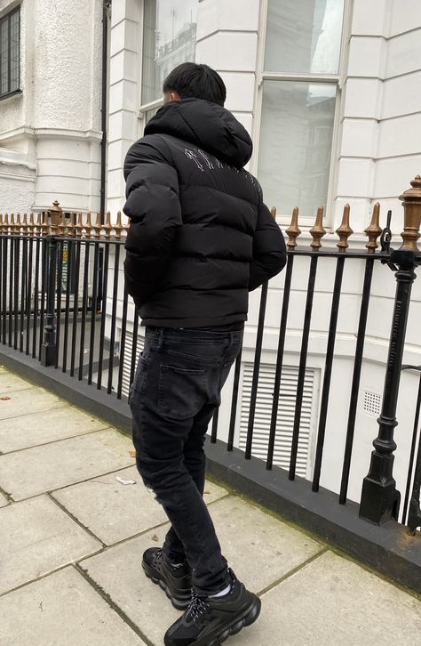 London Drip Outfits Men, All Black Drip Outfit Men, Uk Drip Jeans, Drip Jeans Men, Winter Drip Men, Trapstar Outfit Men, Outfit Ideas Drip, Drip Outfit Men Black, Uk Outfits Men