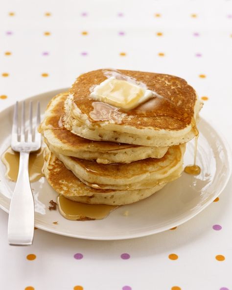 Easy Basic Pancakes: Nothing says "weekend" like easy homemade pancakes for breakfast. Our easy pancake recipe will help you easily whip up this weekend favorite in less than 30 minutes! When you see how easy it is to make delicious, light, and fluffy homemade pancakes from scratch, you'll wonder why you never tried the recipe before! Pancake Recipe Martha Stewart, Martha Stewart Pancakes, Basic Pancake Recipe, Basic Pancakes, Martha Stewart Recipes, Pancake Recipe Easy, Homemade Pancakes, Pancakes Easy, Think Food