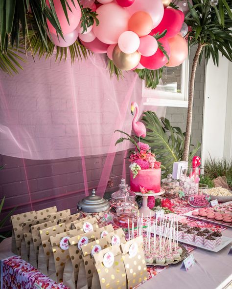 Amelia's glam flamingo birthday party – Confetti Fair Flamingo Themed Party, Dessert Table Birthday, Flamingo Baby Shower, Hawaiian Party Theme, Tropical Birthday Party, Birthday Party Desserts, Flamingo Birthday Party, Party Dessert Table, Fiesta Tropical