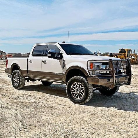 #LeveledOn38s @acase027 @grappaholics #f250 #superduty #Powerstroke #38x1550 #FordTrucks #f250superduty #FordSuperduty #AlumiDuty King Ranch Truck, F350 King Ranch, Ford King Ranch, Welding Memes, Ford Heavy Duty, Ford F250 Diesel, F250 Diesel, Diesel Pickup Trucks, Ford Super Duty Trucks