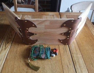 Wood & Leather Dungeon Masters Screen : 7 Steps (with Pictures) - Instructables Diy Dungeon Master Screen, Dm Screen Diy, Diy Dm Screen, Diy Dice Tower, Dnd Props, Dnd Decor, Edging Tools, Diy Dice, Dm Screen