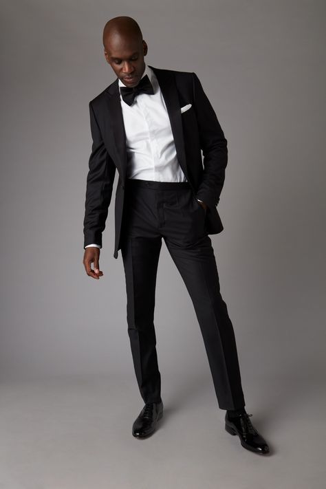 Tuxedo Suit For Men, Groom Attire Black, Modern Tuxedo, Black Tuxedo Suit, Pitti Uomo Street Style, Black Tie Formal, Black And White Tuxedo, Slim Fit Suit Men, Black Tux