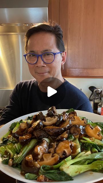 Dr. William Li on Instagram: "This recipe is full of disease-fighting bioactives AND flavor. Enjoy!" Eat To Beat Disease Dr William Li Recipes, William Li Recipes, Dr William Li Food List, Dr William Li Recipes, Vegetarian Chinese Recipes, Dr William Li, Yummy Nummies, William Li, Mushrooms Recipes