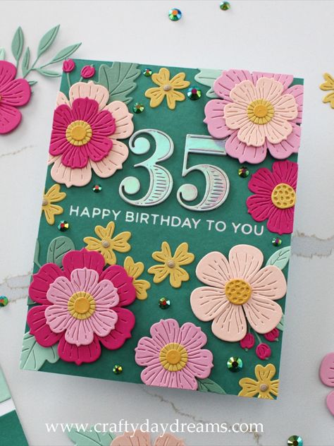 Cricut Flower Card, Floral Birthday Cards Diy, Spellbinders Flower Dies, Easy Diy Cards Ideas, Spellbinders Be Bold Blooms Cards, Birthday Card Ideas Handmade, Floral Cards Handmade, Spellbinders Blooms, Floral Birthday Cards