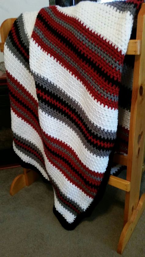 Crochet Blanket Bedroom, Red Black Crochet Blanket, Tri Color Crochet Blanket Patterns, Red Black Grey White Crochet Blanket, Burgundy Crochet Blanket, Red Crochet Blanket Ideas, Red And Black Crochet Blanket, Red Crochet Blanket, Crochet Blanket Colors