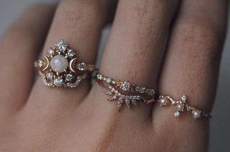 la femme dans l’art on Twitter: "rings by Sofia Zakia… " Sofia Zakia, Accesories Jewelry, Dope Jewelry, Light Academia, Pretty Jewellery, Unique Engagement Rings, Dark Academia, Cute Jewelry, Amazing Jewelry