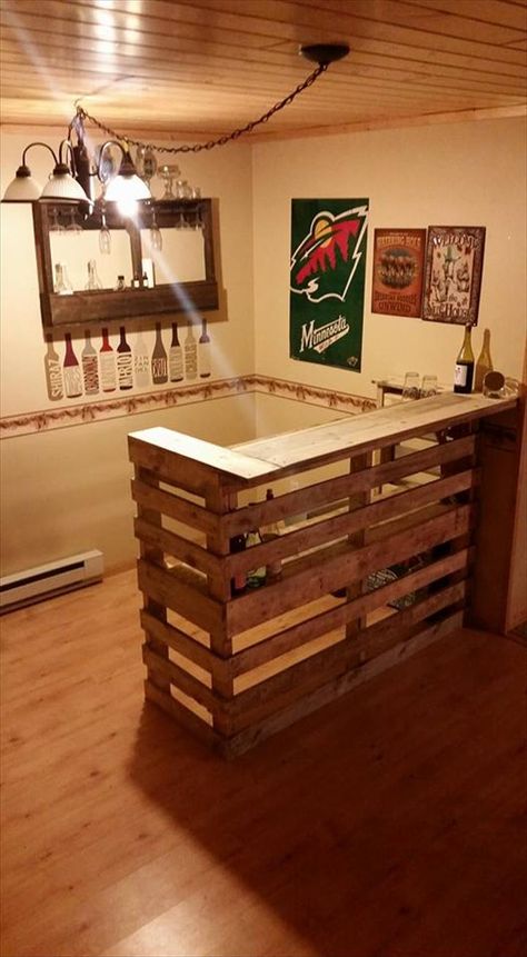 Palet Bar, Pallet Bar Plans, Pallet Bars, Wooden Pallet Bar, Bar En Palette, Pallet Bar Diy, Pallet Projects Easy, Bar Plans, Pallet Bar