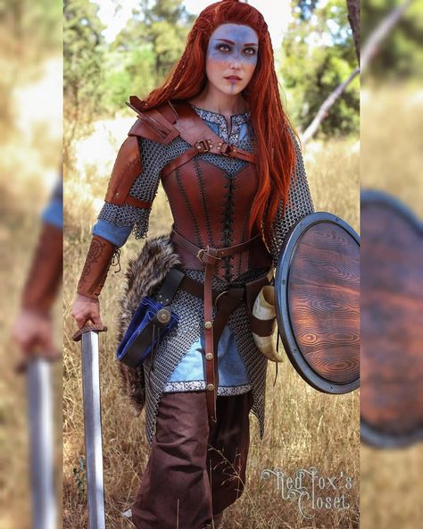 2,829 Me gusta, 94 comentarios - Hannah (@hannah_redfoxcloset) en Instagram: ""Hello, who are you?... It doesn't matter. Welcome. You are safe with me. I'll be right here, nice…" Summer Cosplay, Fantasy Adventurer, Safe With Me, Warrior Costume, Warrior Outfit, Fair Outfits, Viking Costume, Dragon Artwork Fantasy, Viking Women